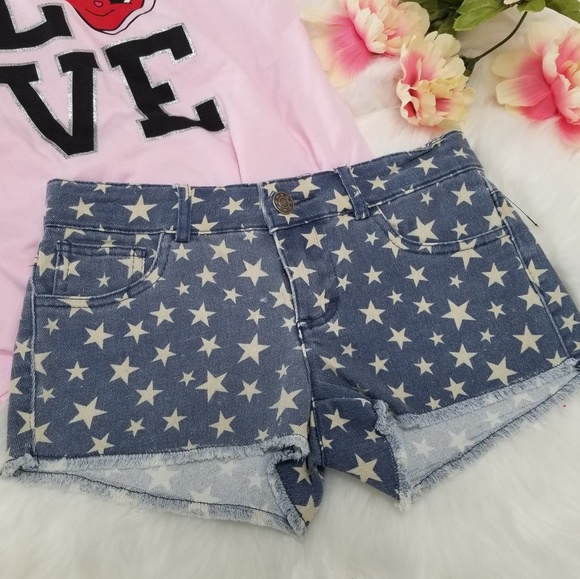 Star Print Shorts - Picture 2 of 4